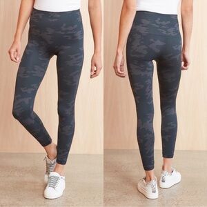 SPANX Black Gray Camo Seamless High Rise Look At Me Now‎ Leggings Women's Sz M